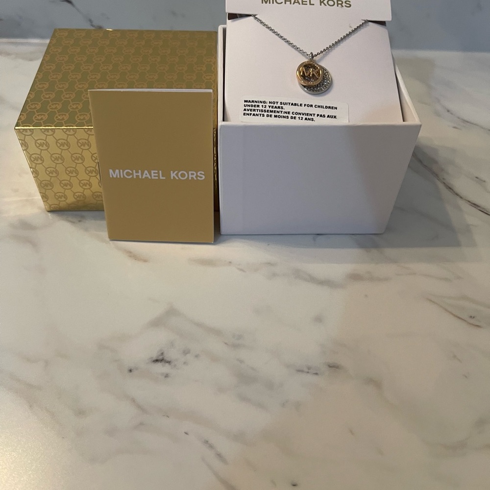 BNIB- MK AUTHENTIC Logo gold/silver Diamond pave circle necklace